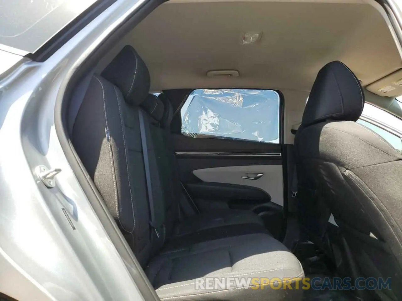 11 Photograph of a damaged car 5NMJA3DE7RH434597 HYUNDAI TUCSON 2024