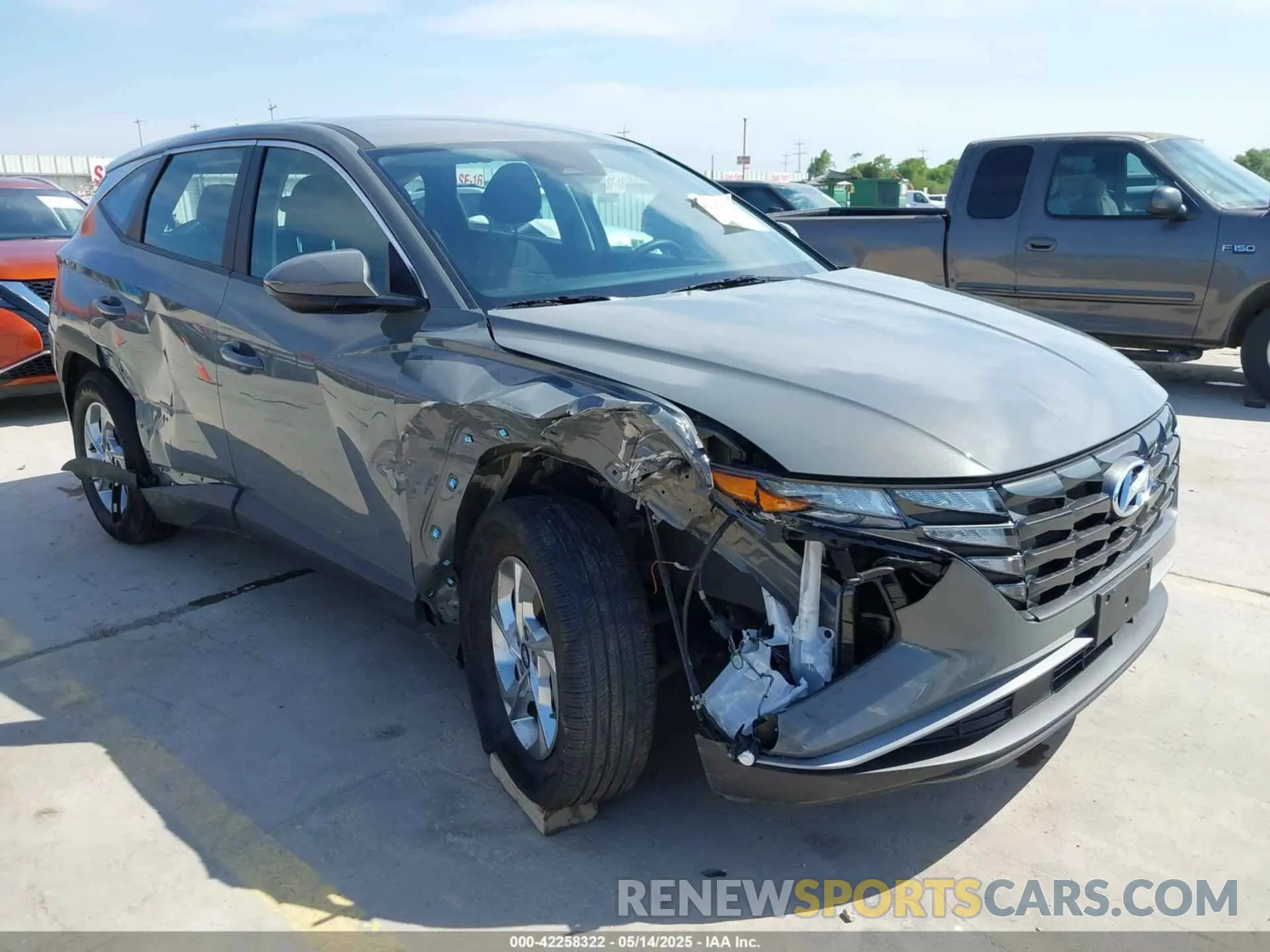 1 Photograph of a damaged car 5NMJA3DE7RH439931 HYUNDAI TUCSON 2024