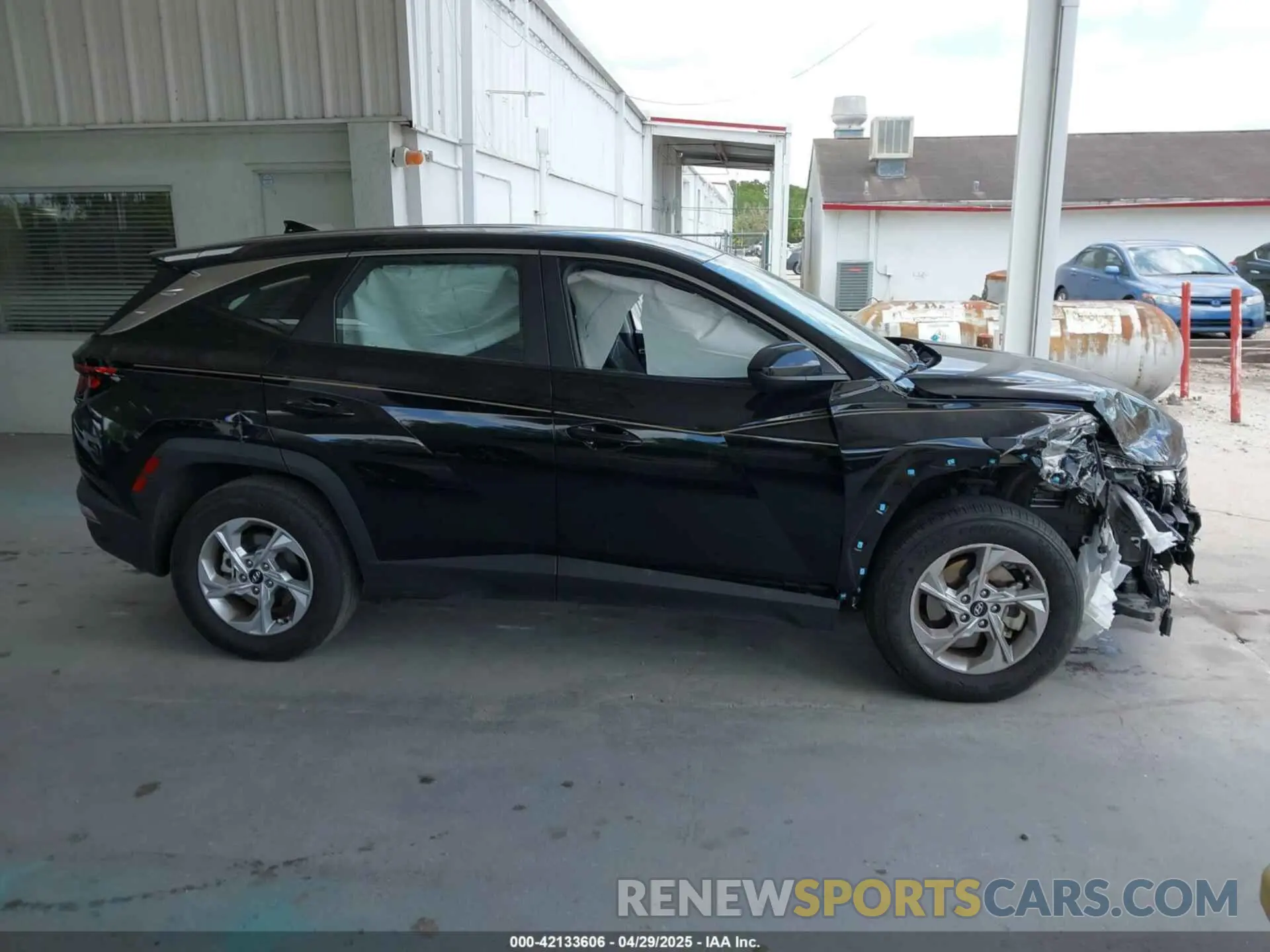 13 Photograph of a damaged car 5NMJA3DE8RH303131 HYUNDAI TUCSON 2024