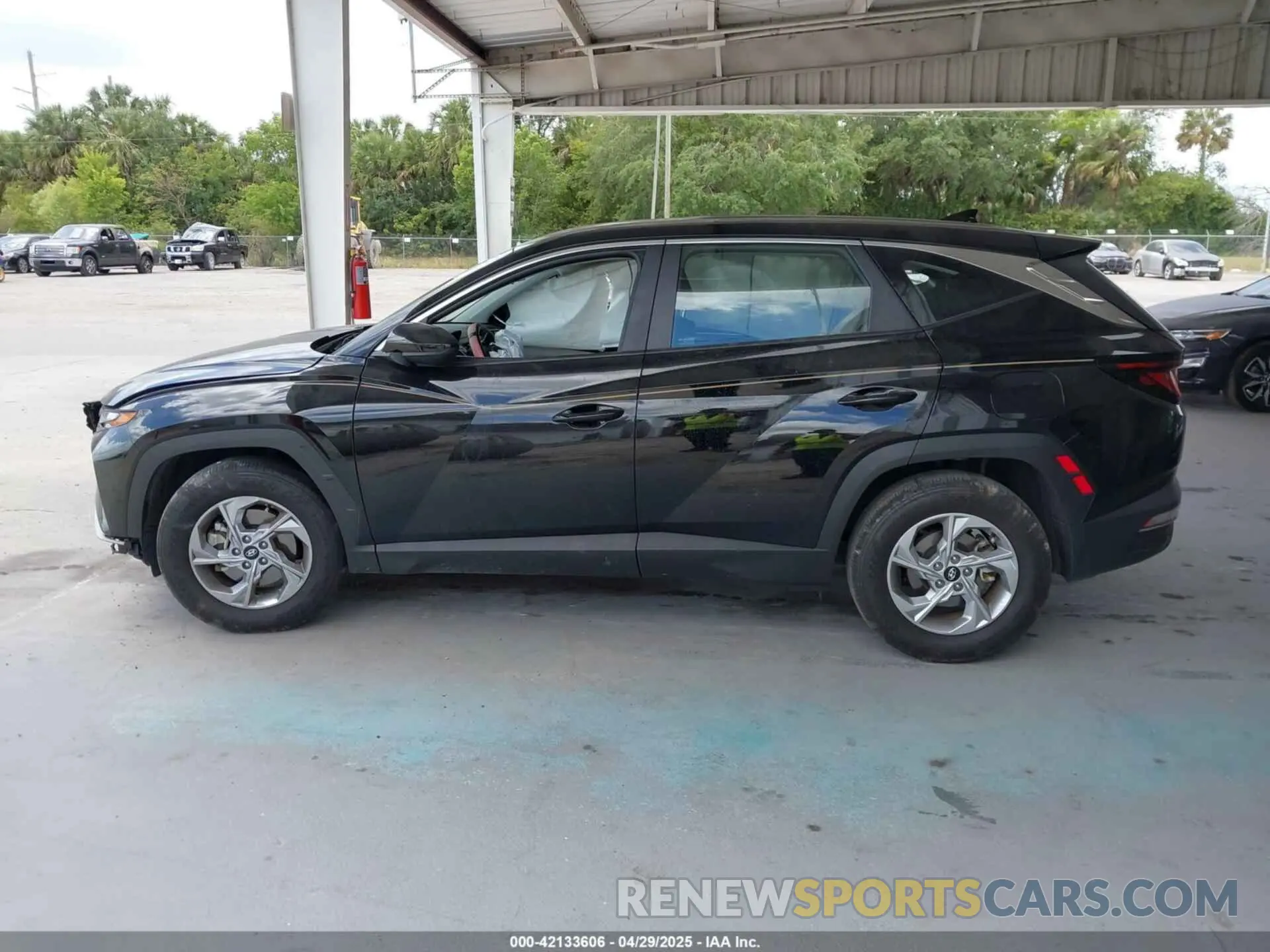 14 Photograph of a damaged car 5NMJA3DE8RH303131 HYUNDAI TUCSON 2024