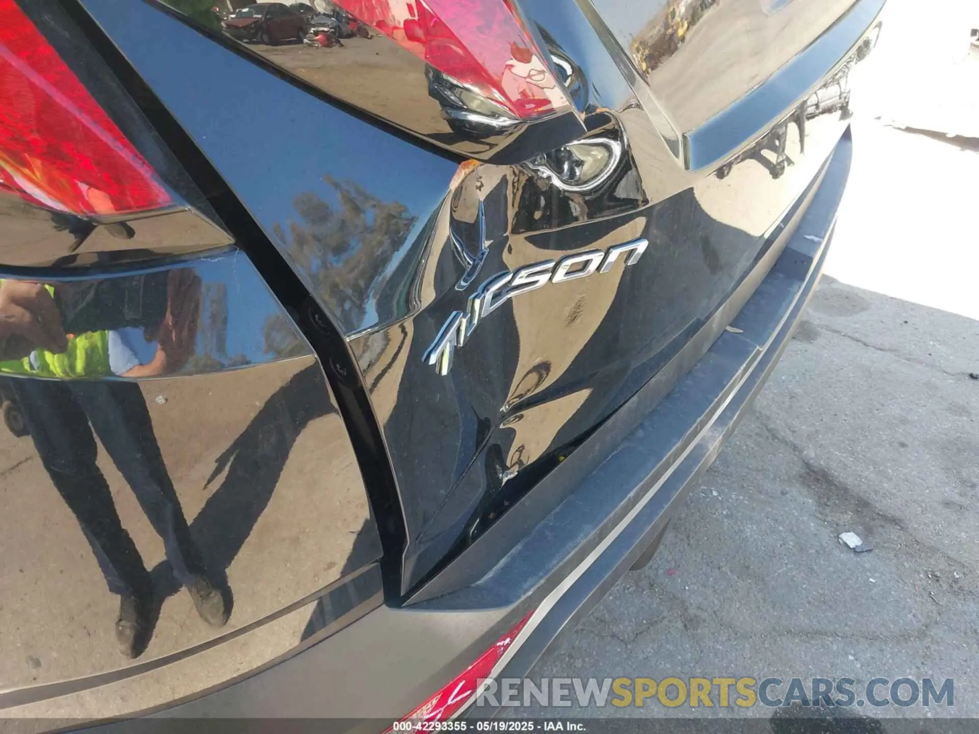 20 Photograph of a damaged car 5NMJA3DE8RH330605 HYUNDAI TUCSON 2024