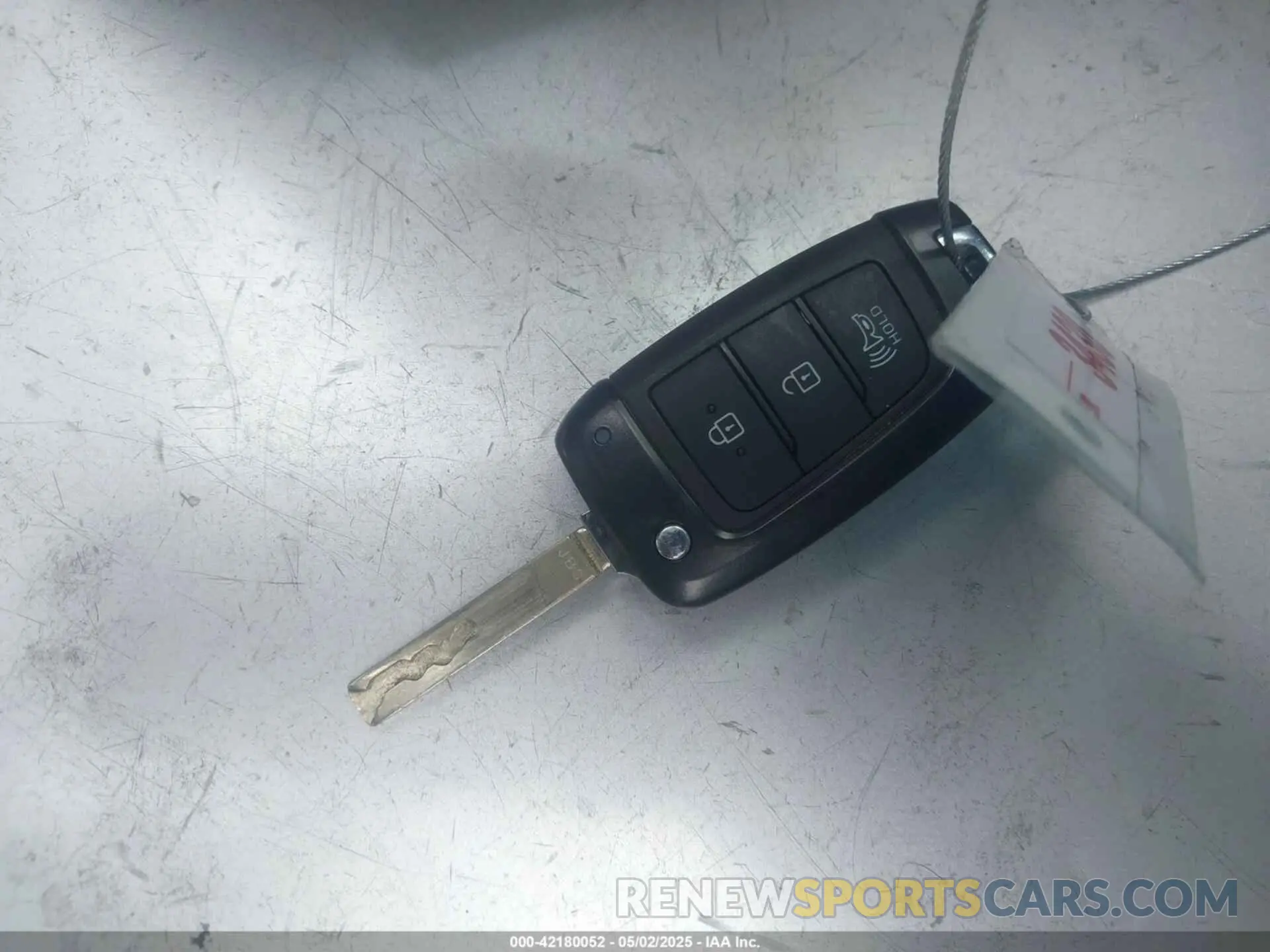 11 Photograph of a damaged car 5NMJA3DE8RH374989 HYUNDAI TUCSON 2024