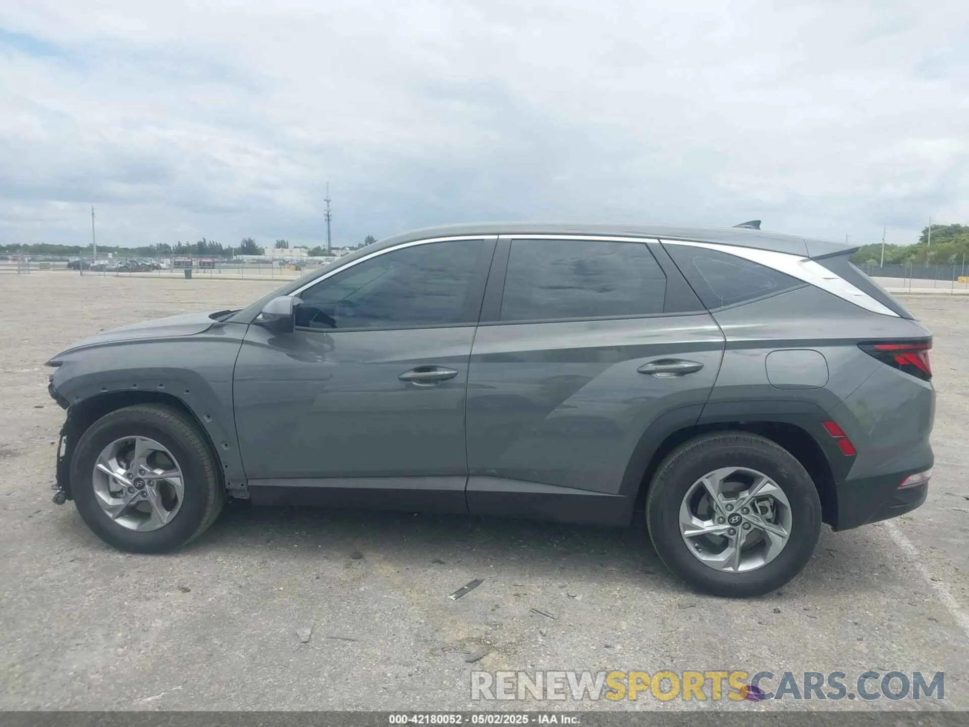15 Photograph of a damaged car 5NMJA3DE8RH374989 HYUNDAI TUCSON 2024