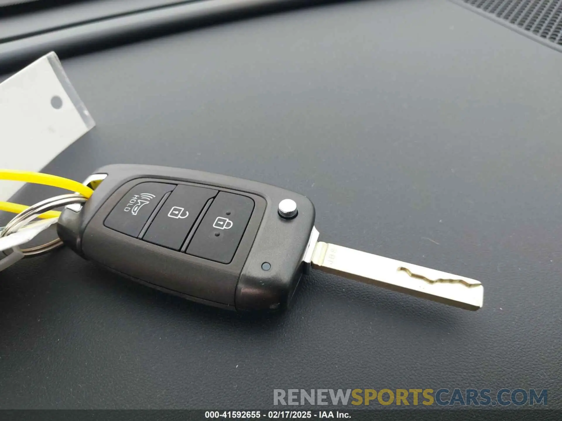 11 Photograph of a damaged car 5NMJA3DE8RH439856 HYUNDAI TUCSON 2024