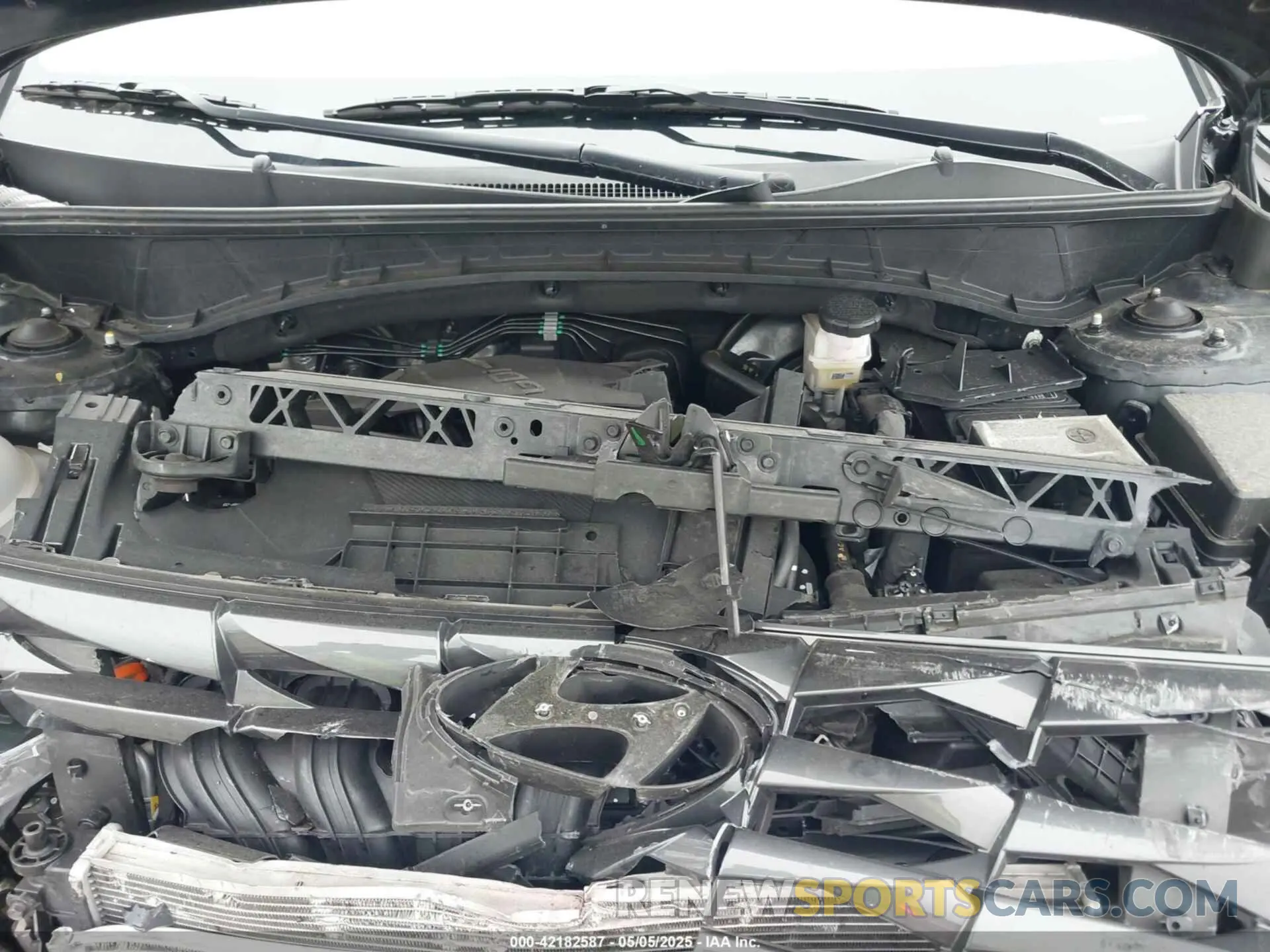 10 Photograph of a damaged car 5NMJACDE0RH312647 HYUNDAI TUCSON 2024