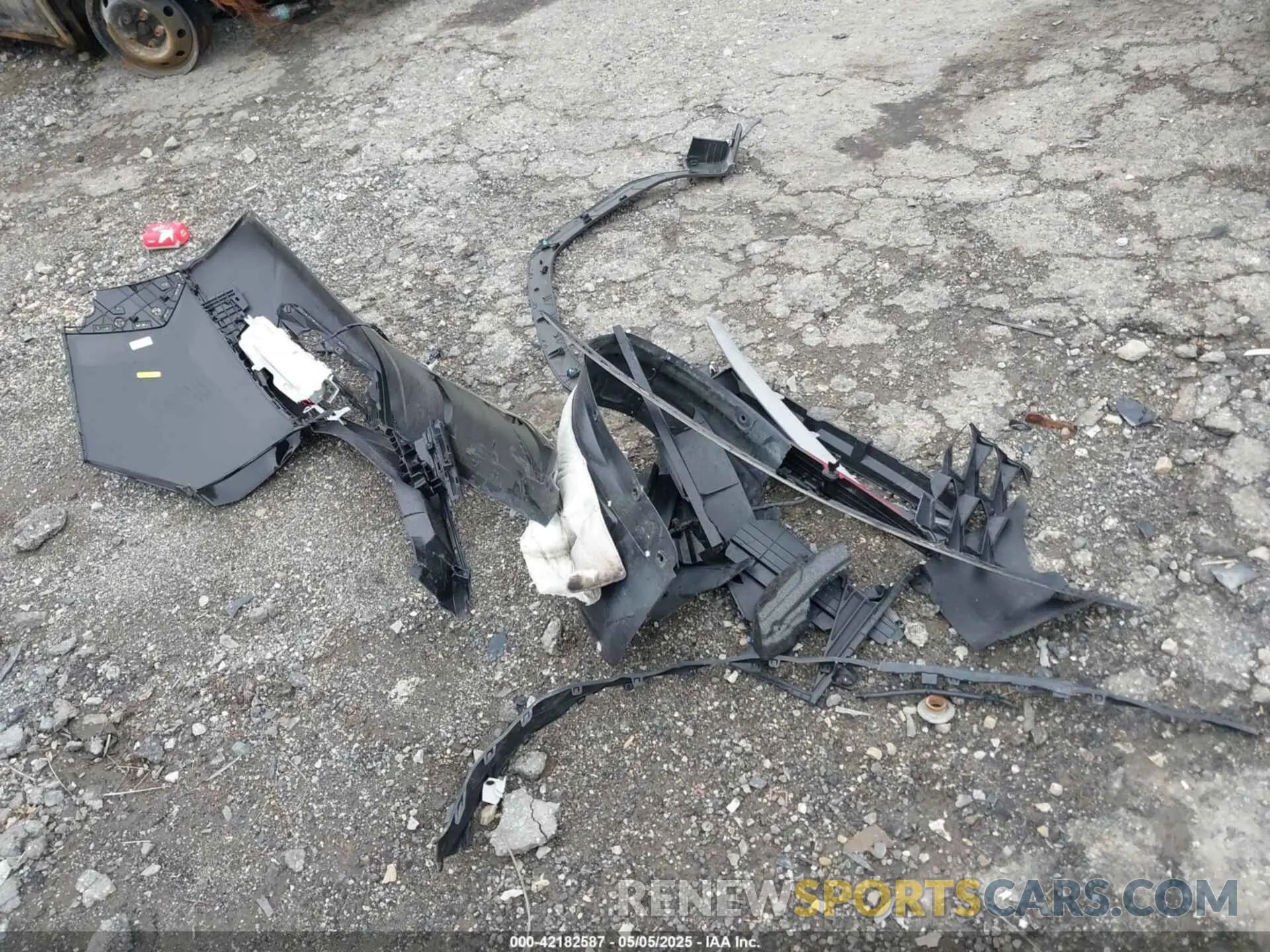 12 Photograph of a damaged car 5NMJACDE0RH312647 HYUNDAI TUCSON 2024