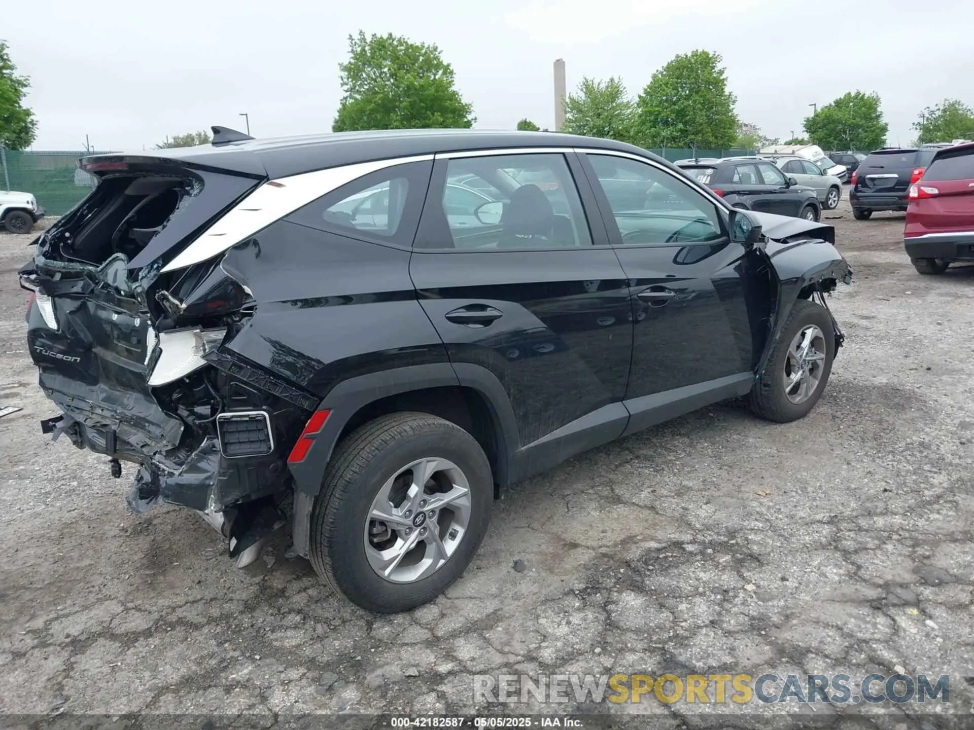 4 Photograph of a damaged car 5NMJACDE0RH312647 HYUNDAI TUCSON 2024