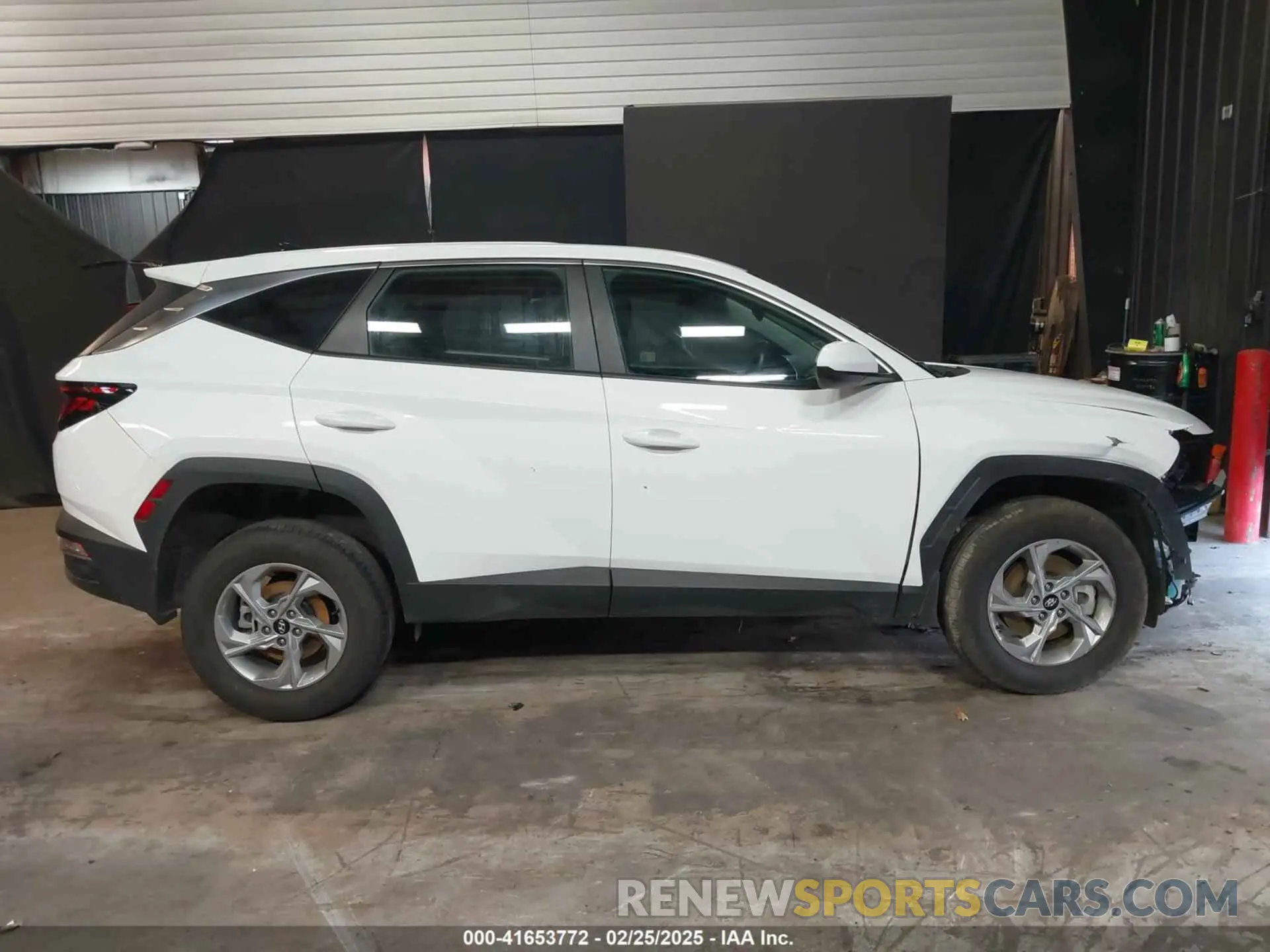 14 Photograph of a damaged car 5NMJACDE0RH418046 HYUNDAI TUCSON 2024