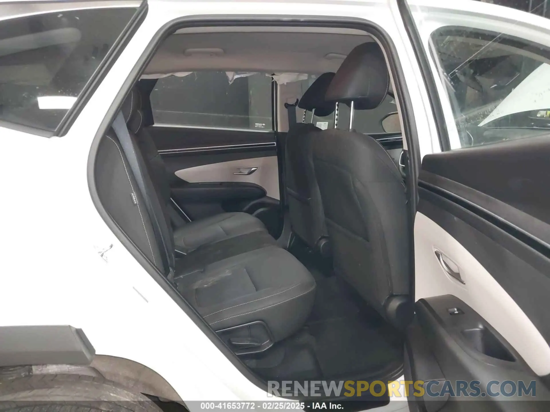 8 Photograph of a damaged car 5NMJACDE0RH418046 HYUNDAI TUCSON 2024