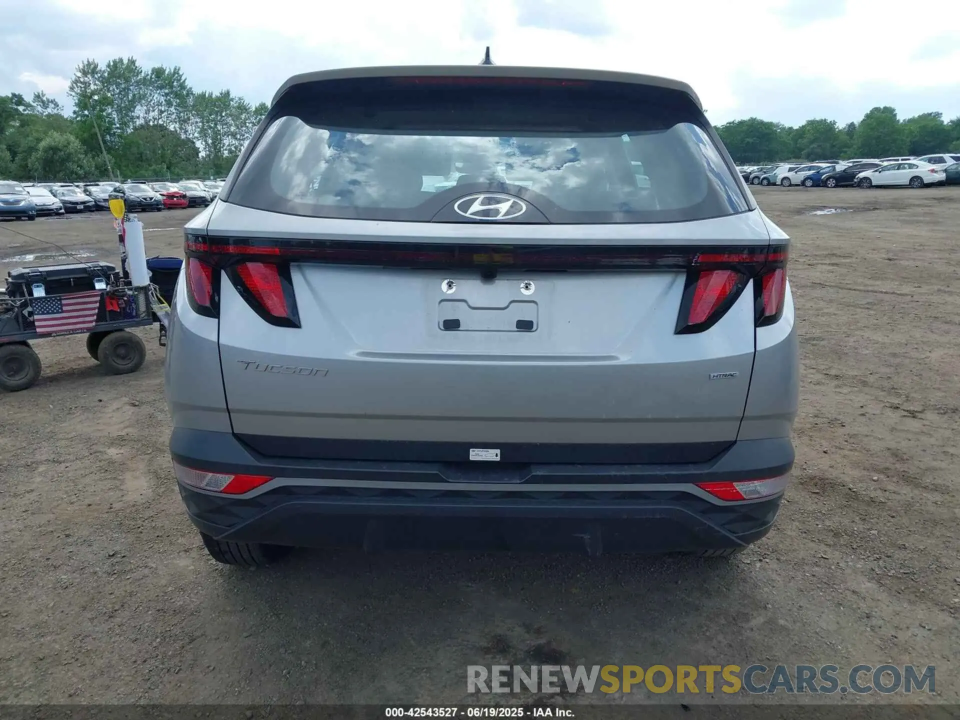 16 Photograph of a damaged car 5NMJACDE1RH432232 HYUNDAI TUCSON 2024