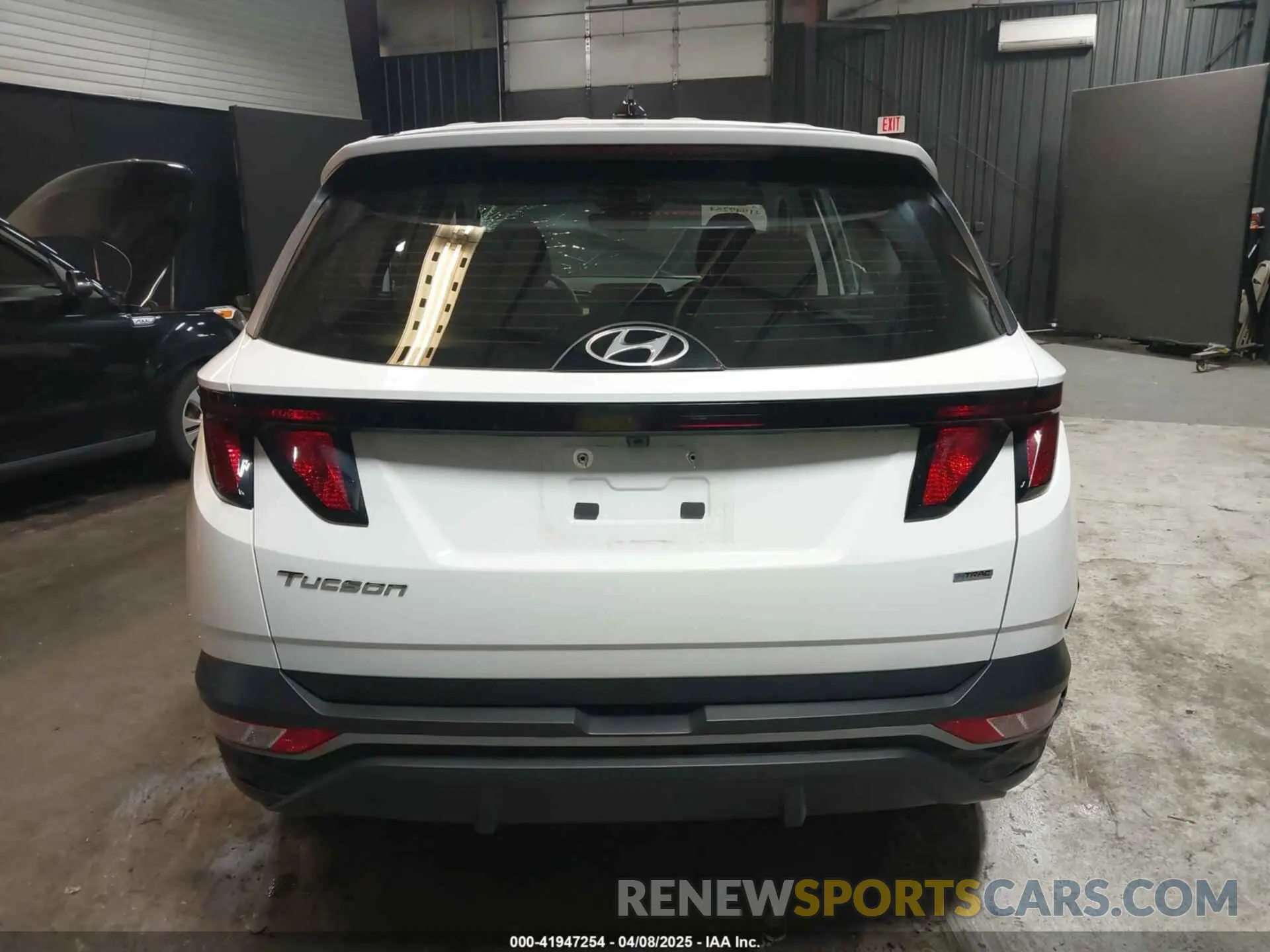 16 Photograph of a damaged car 5NMJACDE2RH439657 HYUNDAI TUCSON 2024