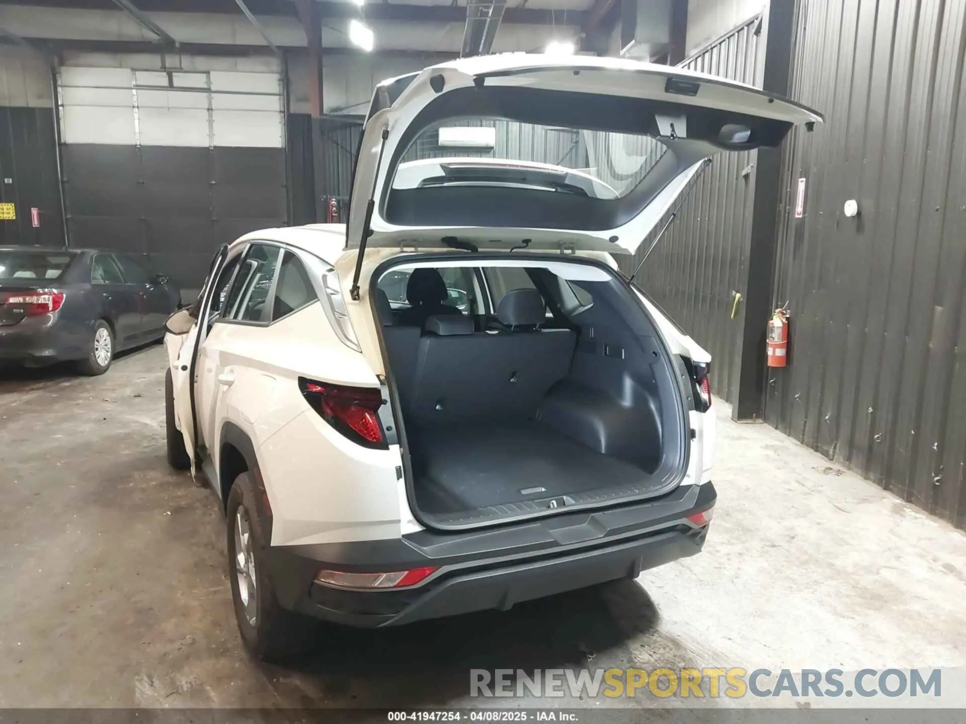 3 Photograph of a damaged car 5NMJACDE2RH439657 HYUNDAI TUCSON 2024