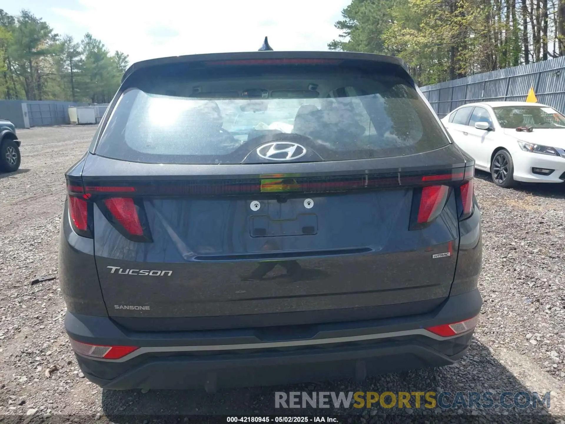16 Photograph of a damaged car 5NMJACDE3RH326168 HYUNDAI TUCSON 2024