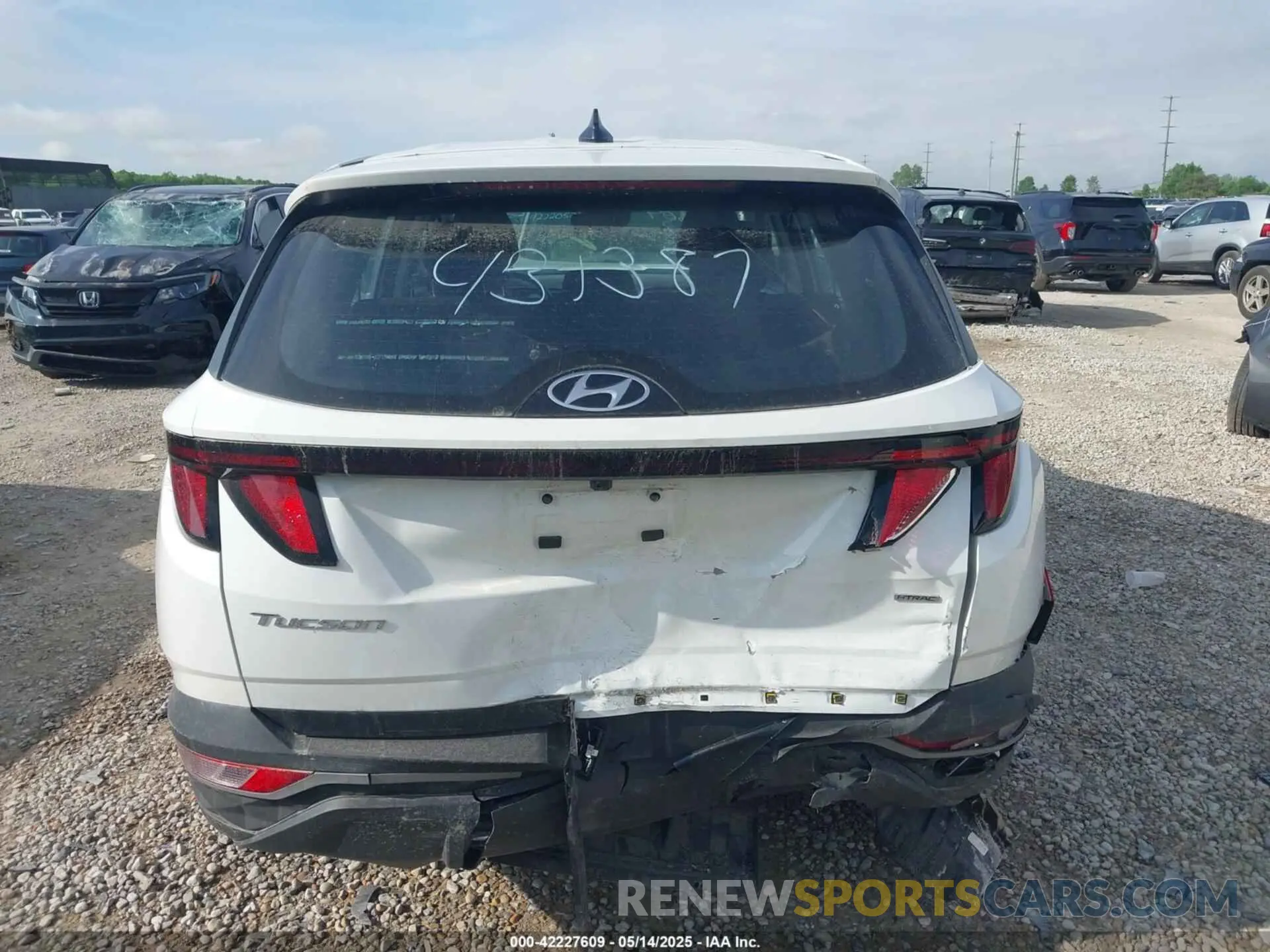 17 Photograph of a damaged car 5NMJACDE3RH431387 HYUNDAI TUCSON 2024