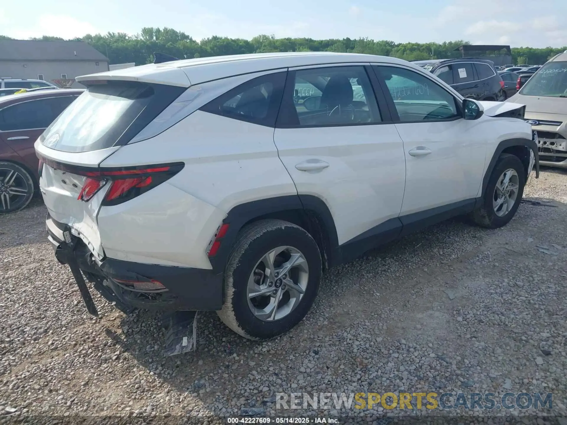 4 Photograph of a damaged car 5NMJACDE3RH431387 HYUNDAI TUCSON 2024