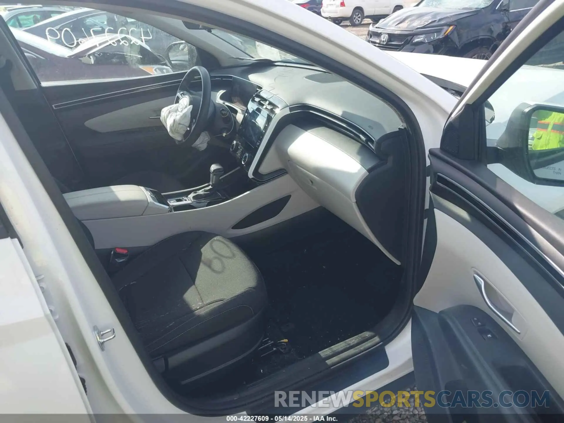 5 Photograph of a damaged car 5NMJACDE3RH431387 HYUNDAI TUCSON 2024