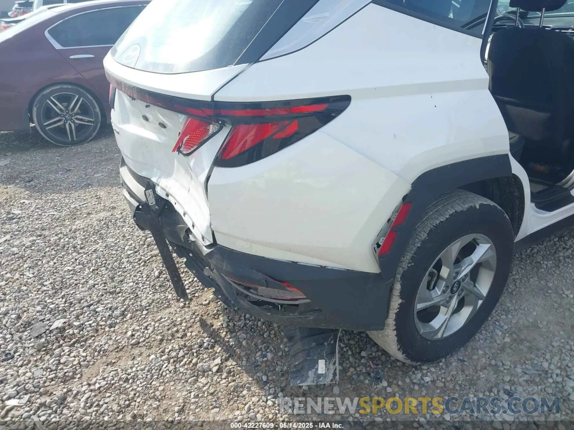 6 Photograph of a damaged car 5NMJACDE3RH431387 HYUNDAI TUCSON 2024