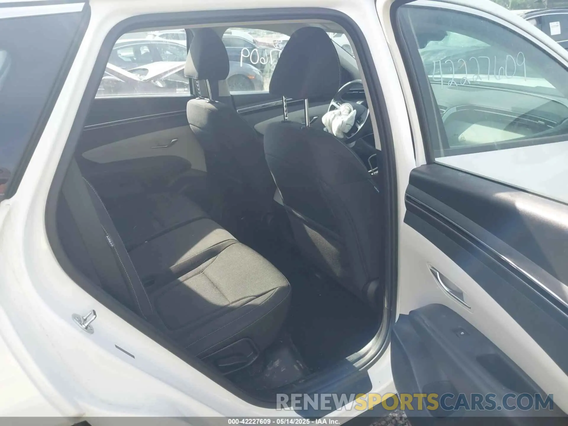 8 Photograph of a damaged car 5NMJACDE3RH431387 HYUNDAI TUCSON 2024
