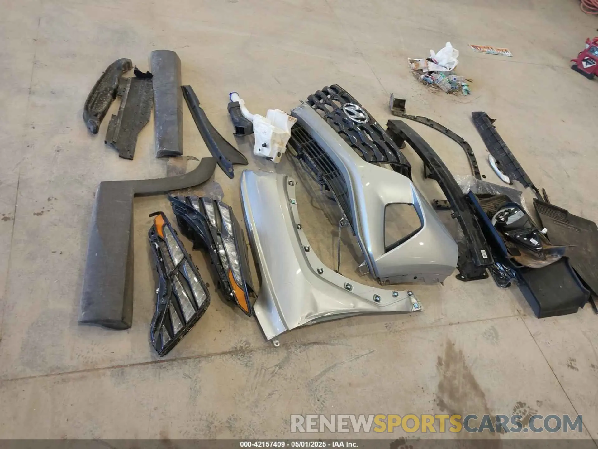 12 Photograph of a damaged car 5NMJACDE4RH380076 HYUNDAI TUCSON 2024
