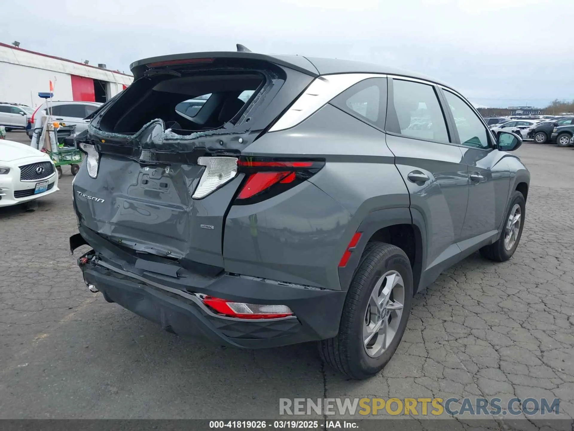 4 Photograph of a damaged car 5NMJACDE4RH400357 HYUNDAI TUCSON 2024