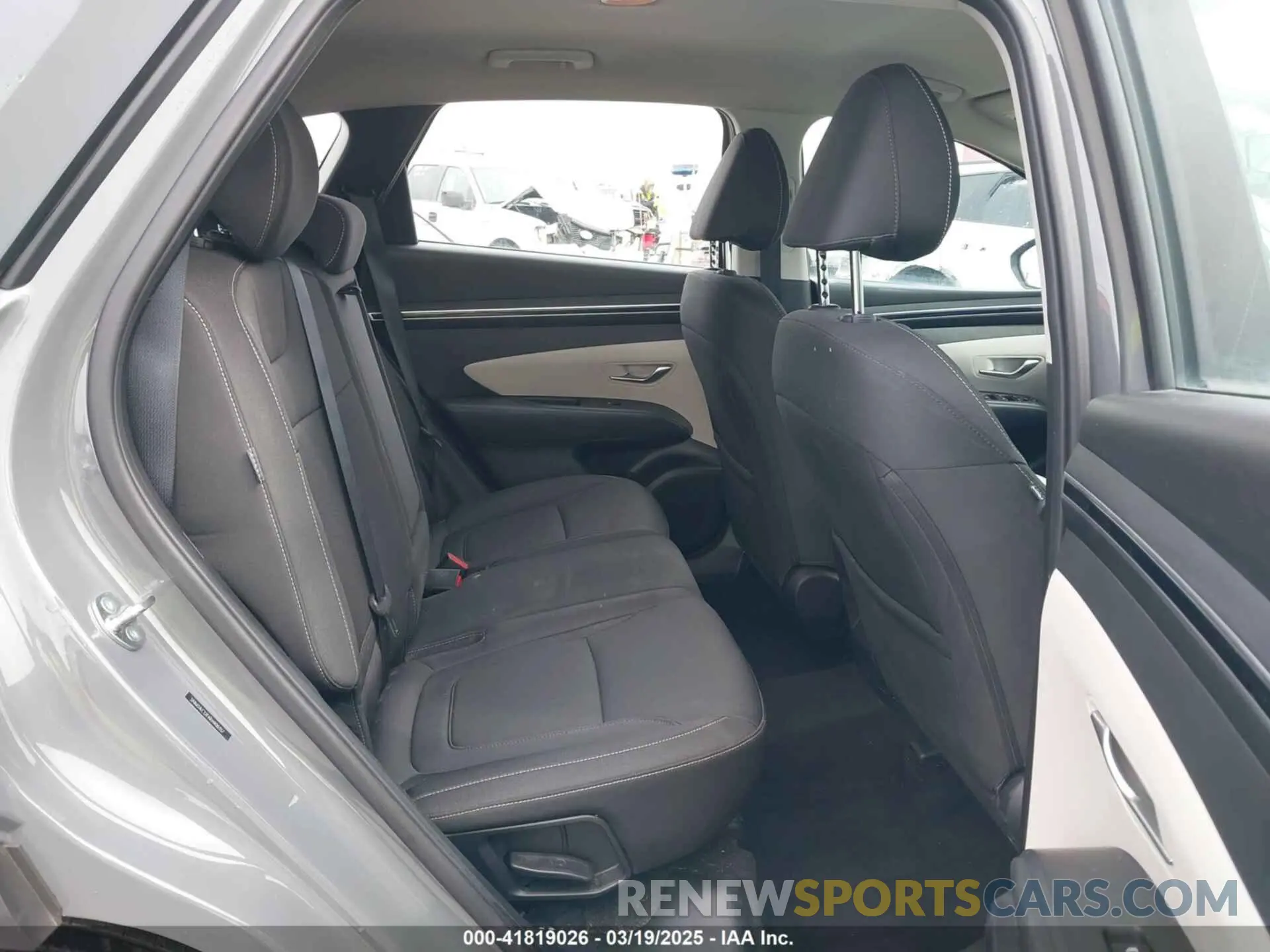 8 Photograph of a damaged car 5NMJACDE4RH400357 HYUNDAI TUCSON 2024