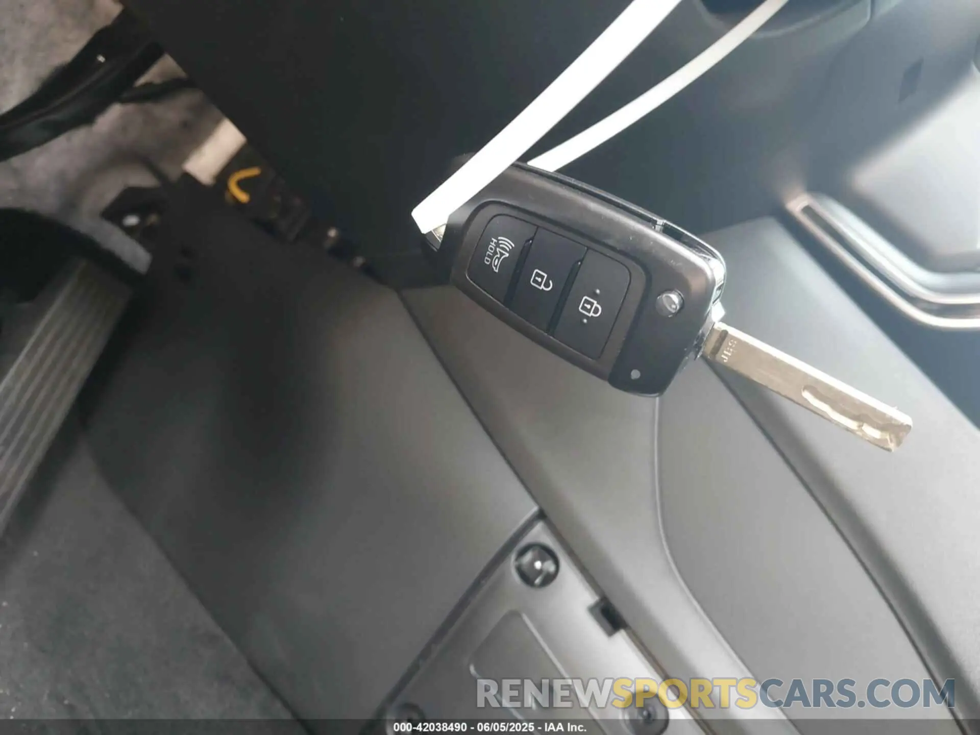 11 Photograph of a damaged car 5NMJACDE9RH392272 HYUNDAI TUCSON 2024