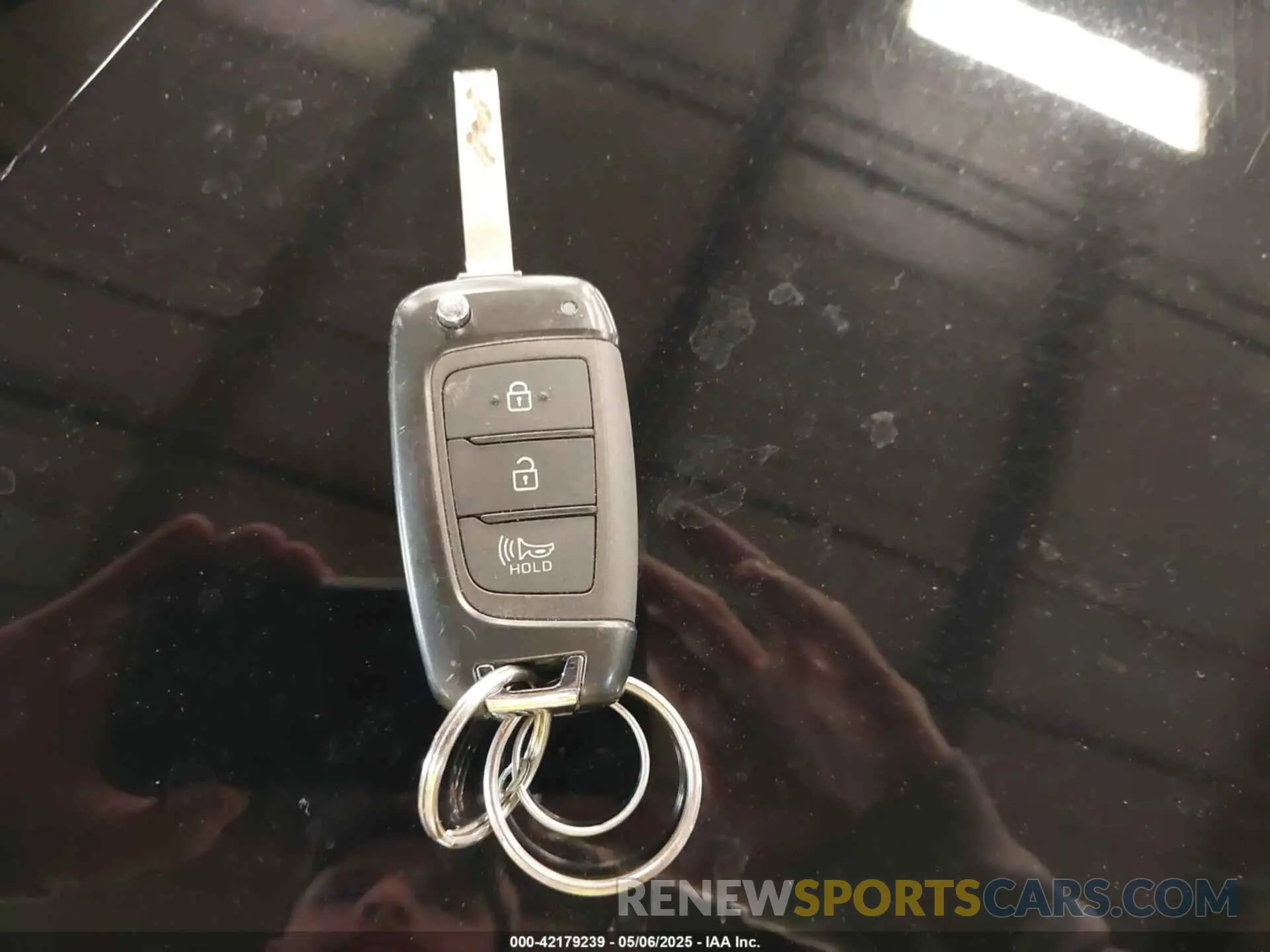 11 Photograph of a damaged car 5NMJACDE9RH400077 HYUNDAI TUCSON 2024