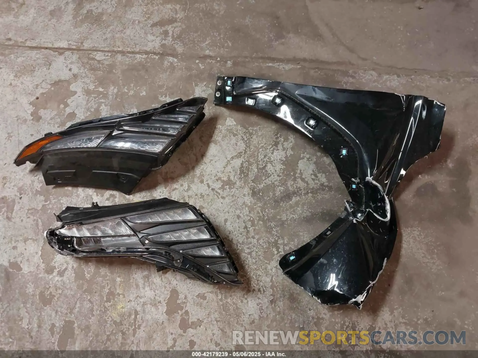 12 Photograph of a damaged car 5NMJACDE9RH400077 HYUNDAI TUCSON 2024