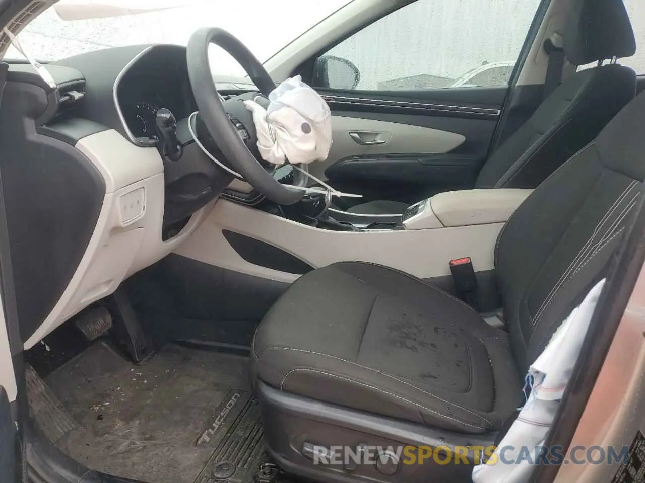 7 Photograph of a damaged car 5NMJB3DE0RH318462 HYUNDAI TUCSON 2024