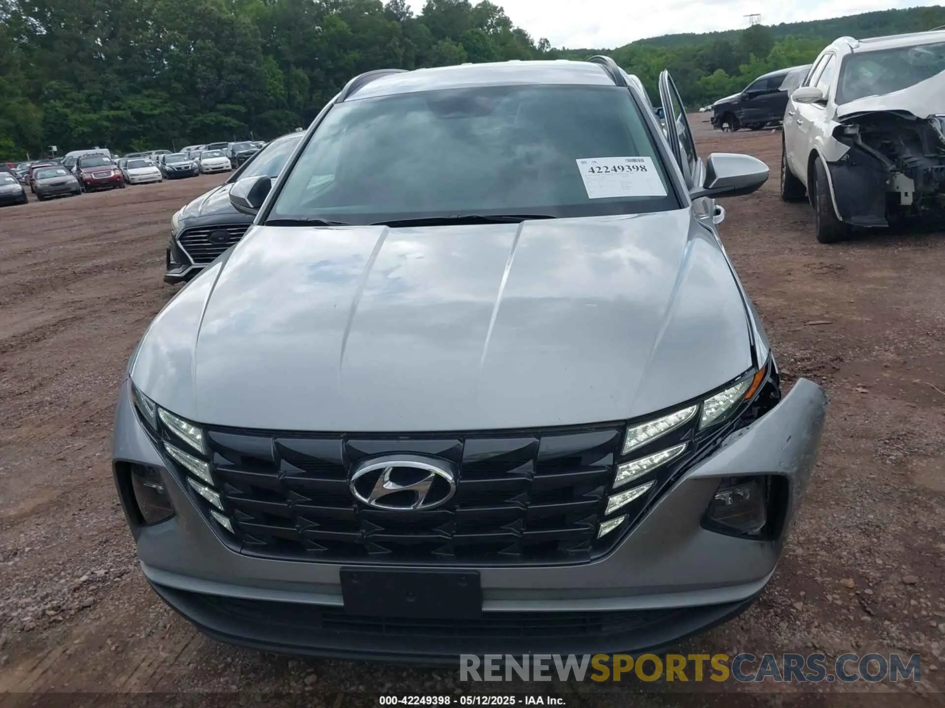 12 Photograph of a damaged car 5NMJB3DE0RH327145 HYUNDAI TUCSON 2024