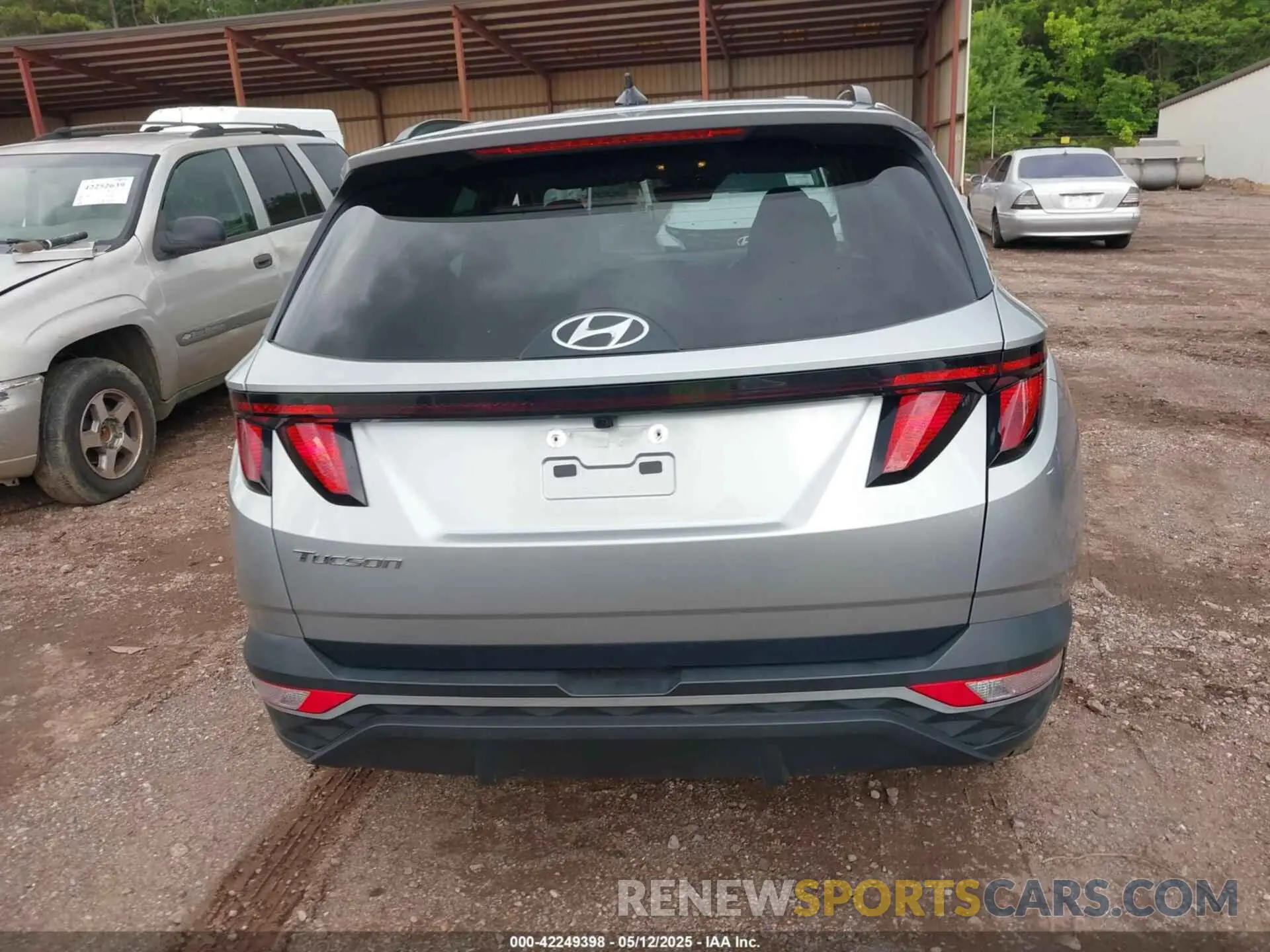16 Photograph of a damaged car 5NMJB3DE0RH327145 HYUNDAI TUCSON 2024
