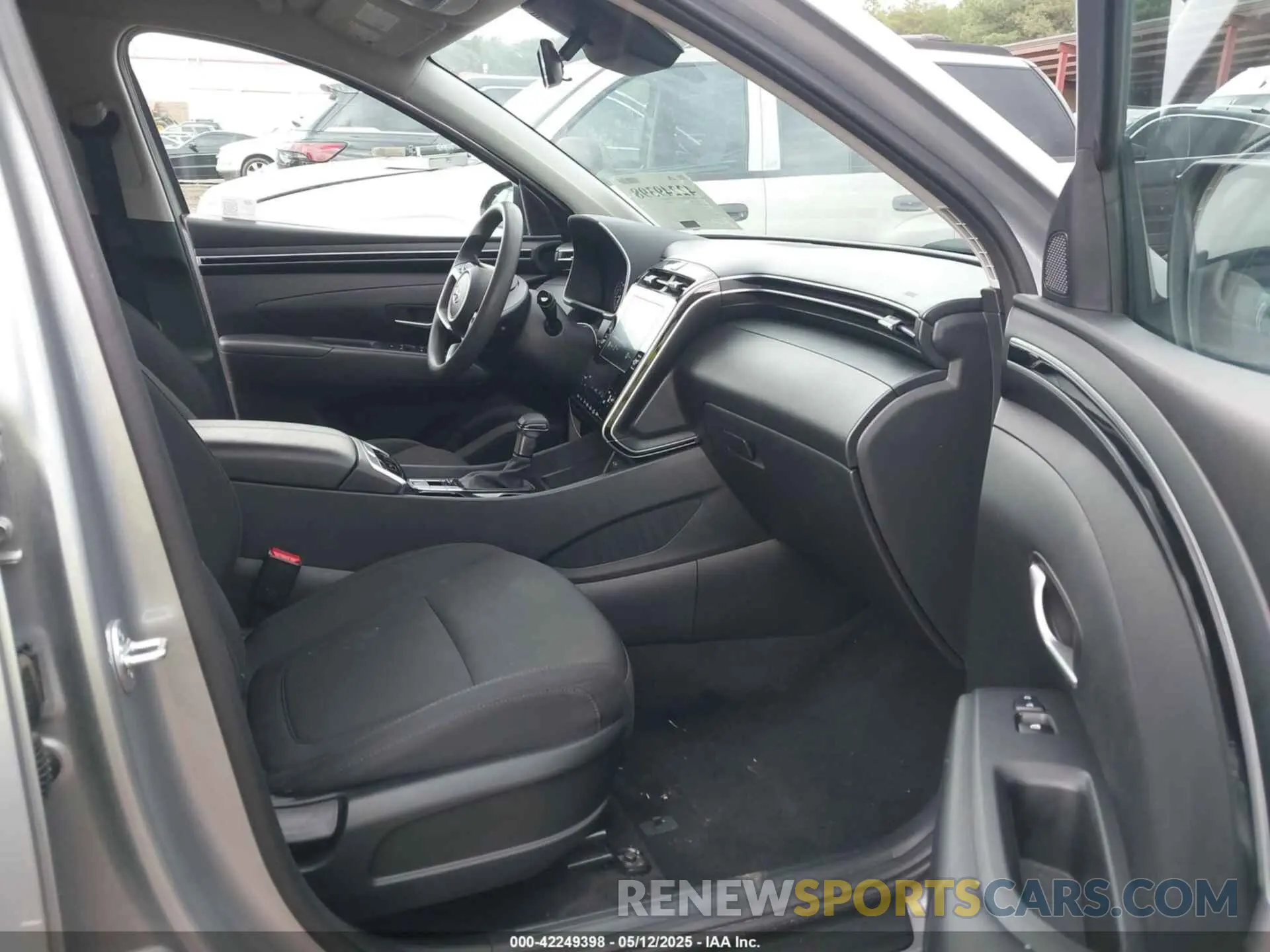 5 Photograph of a damaged car 5NMJB3DE0RH327145 HYUNDAI TUCSON 2024