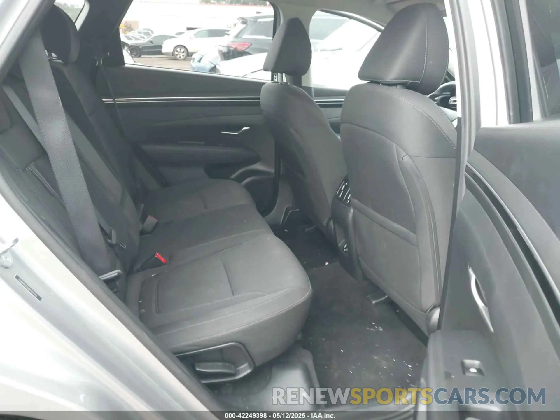 8 Photograph of a damaged car 5NMJB3DE0RH327145 HYUNDAI TUCSON 2024