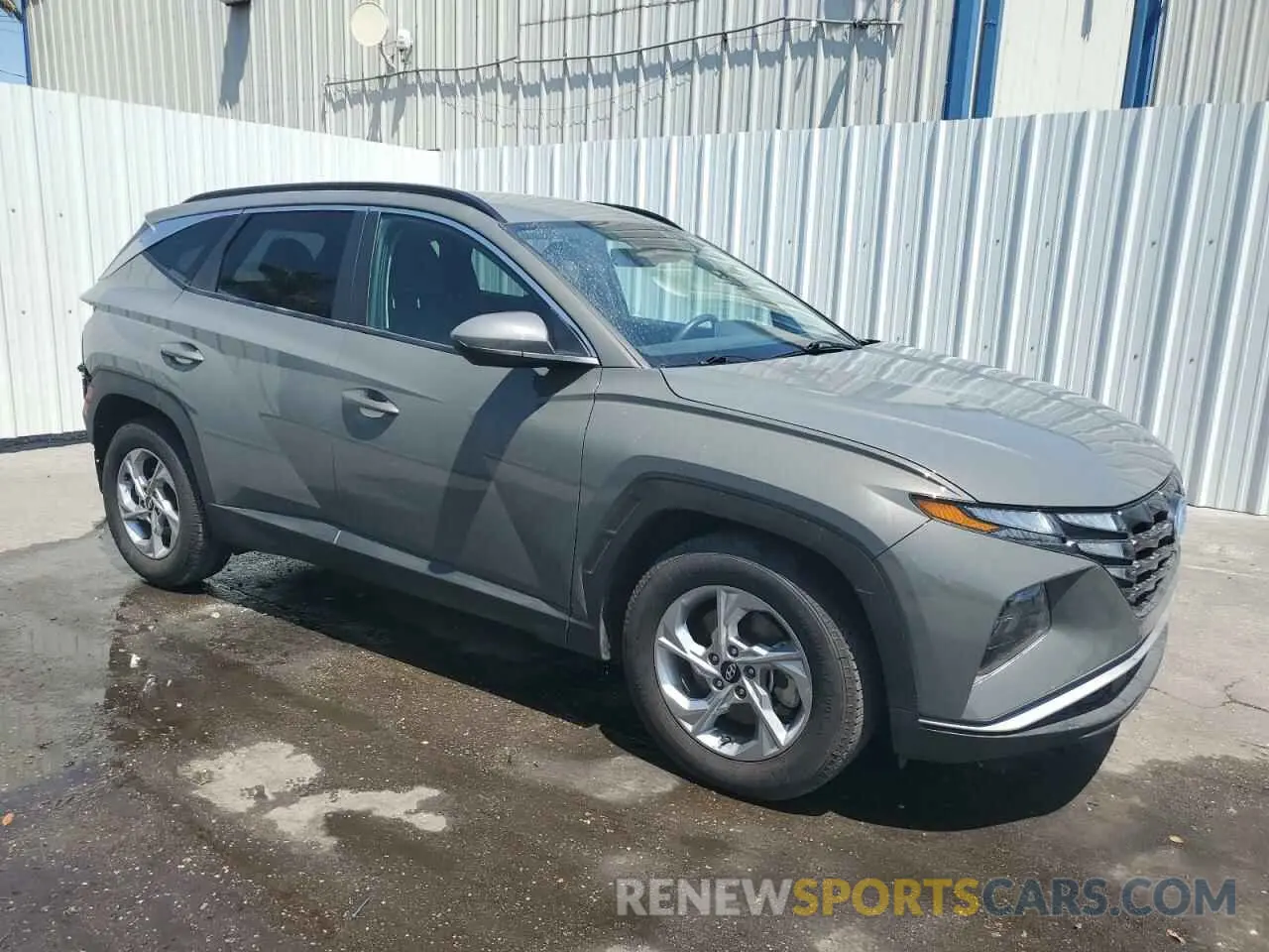 4 Photograph of a damaged car 5NMJB3DE0RH329848 HYUNDAI TUCSON 2024