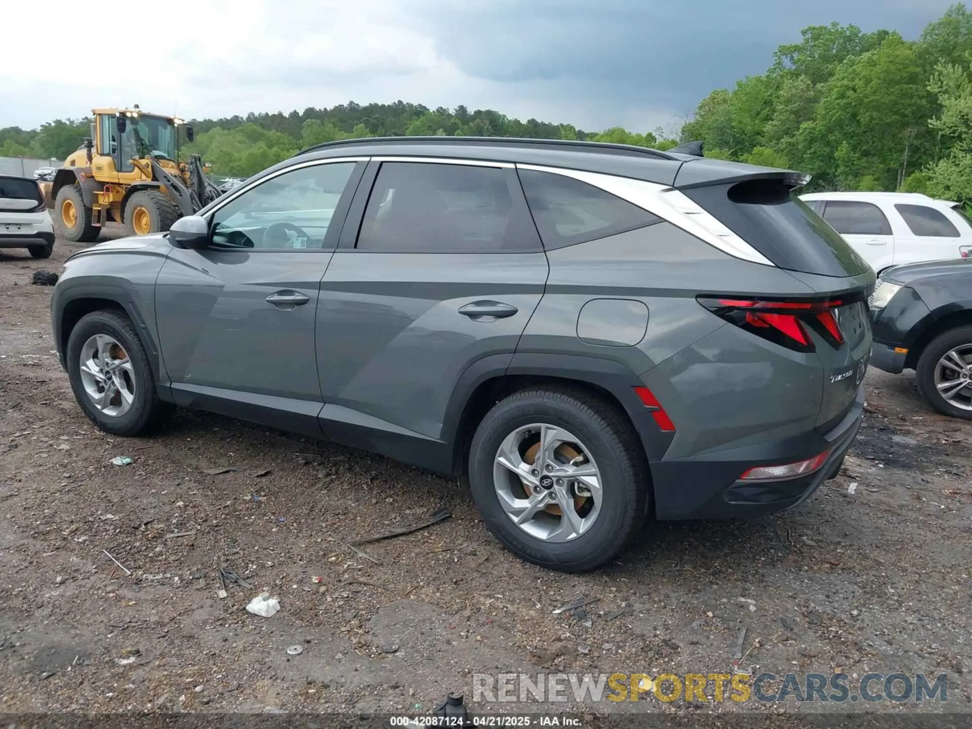 3 Photograph of a damaged car 5NMJB3DE0RH361098 HYUNDAI TUCSON 2024