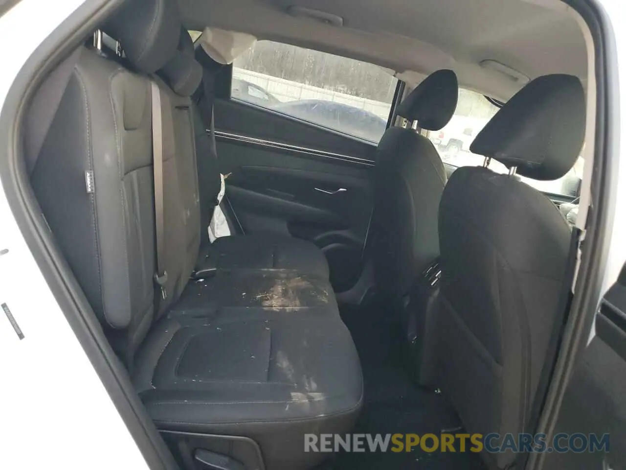 11 Photograph of a damaged car 5NMJB3DE0RH366009 HYUNDAI TUCSON 2024