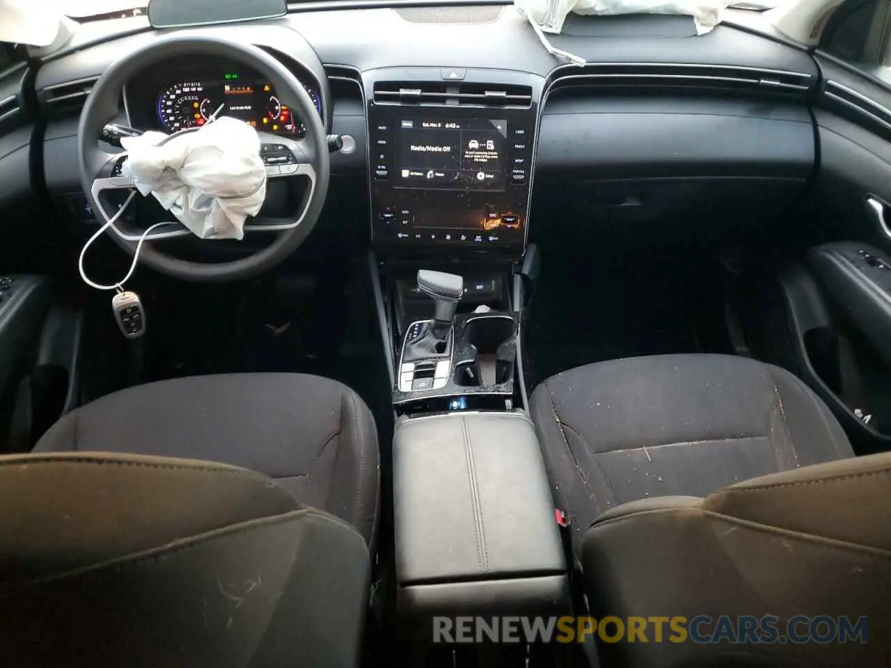 8 Photograph of a damaged car 5NMJB3DE0RH366009 HYUNDAI TUCSON 2024
