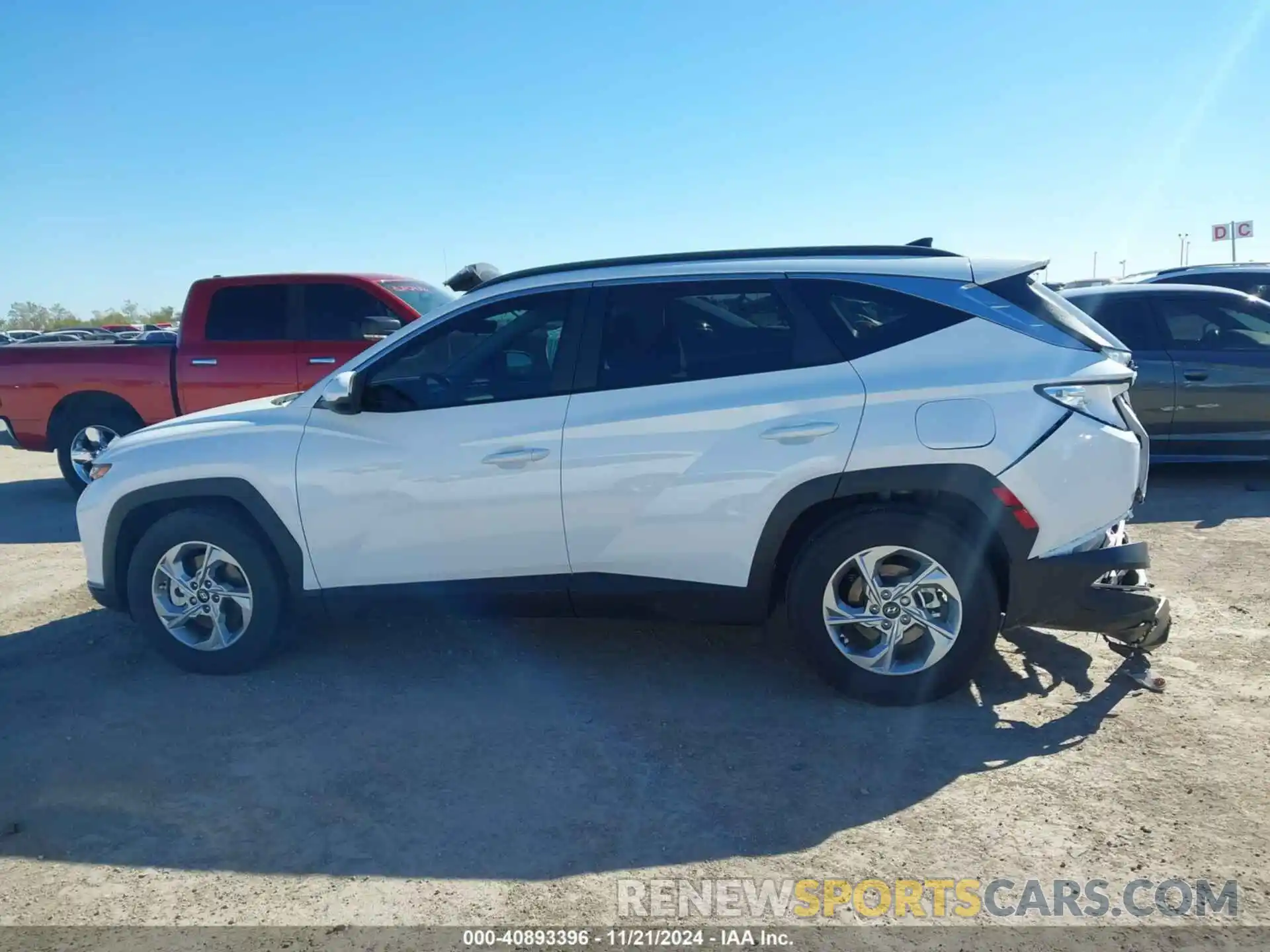 14 Photograph of a damaged car 5NMJB3DE1RH378685 HYUNDAI TUCSON 2024