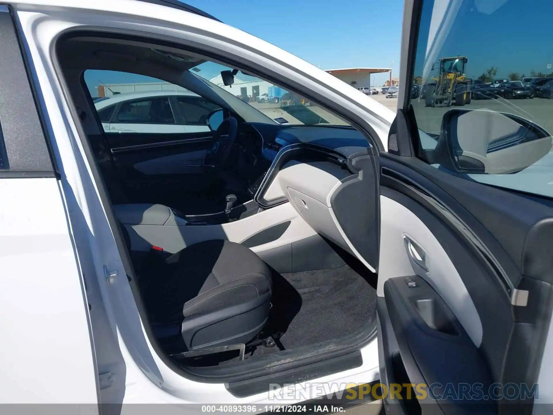 5 Photograph of a damaged car 5NMJB3DE1RH378685 HYUNDAI TUCSON 2024