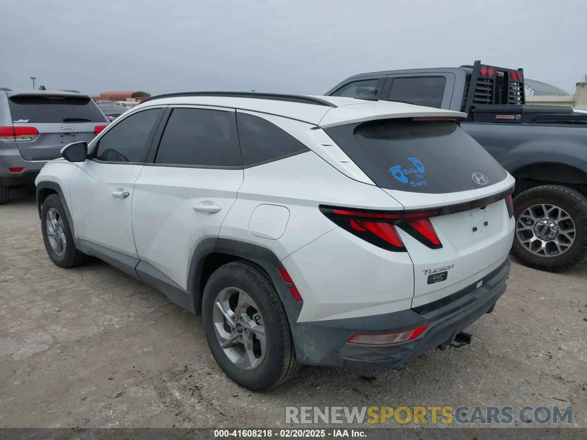 3 Photograph of a damaged car 5NMJB3DE1RH399729 HYUNDAI TUCSON 2024