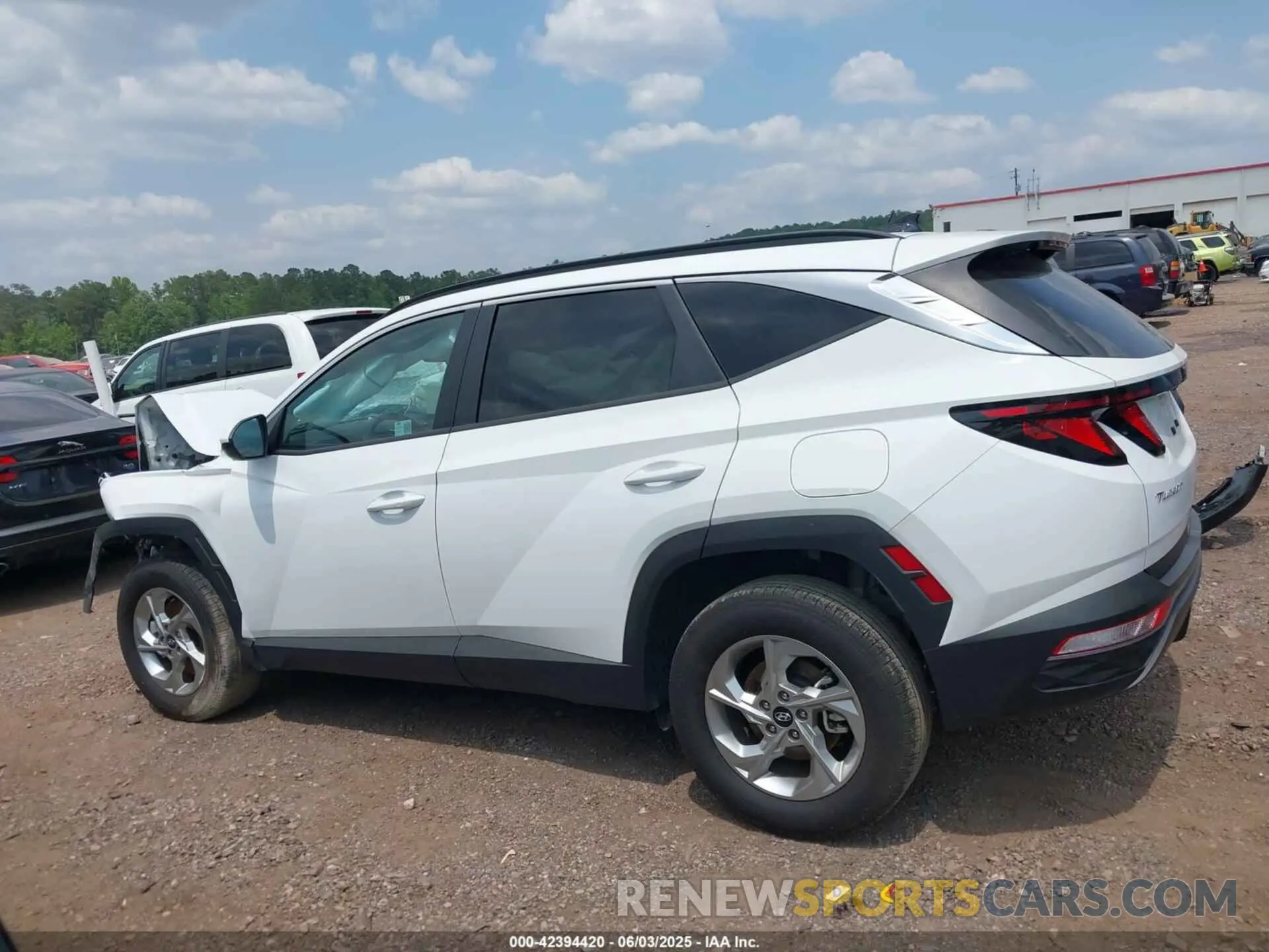 14 Photograph of a damaged car 5NMJB3DE1RH422832 HYUNDAI TUCSON 2024