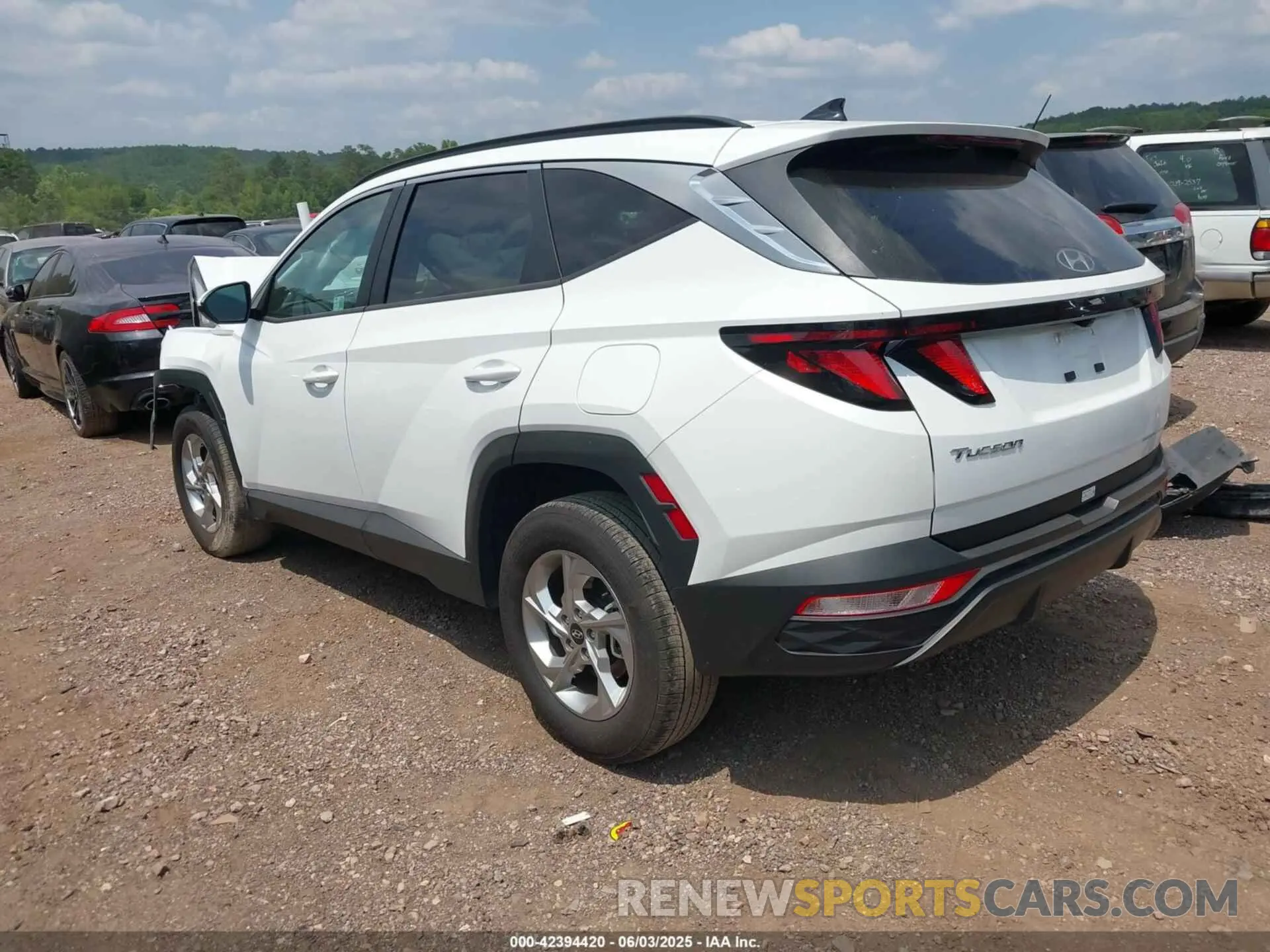 3 Photograph of a damaged car 5NMJB3DE1RH422832 HYUNDAI TUCSON 2024
