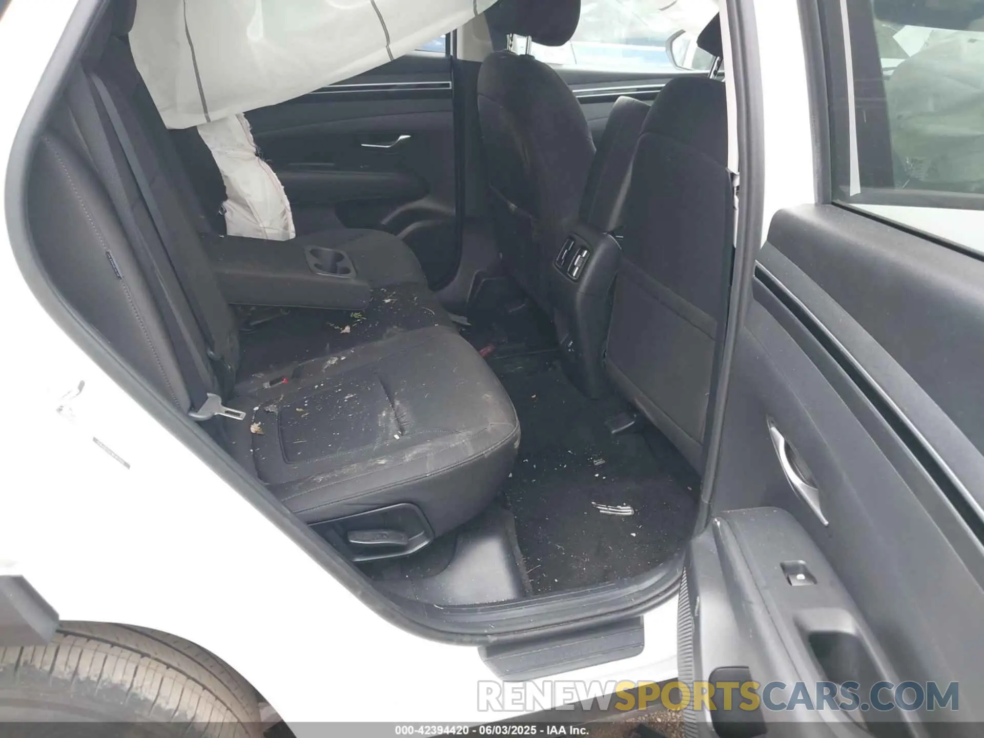 8 Photograph of a damaged car 5NMJB3DE1RH422832 HYUNDAI TUCSON 2024