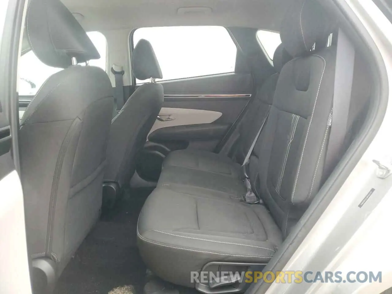 11 Photograph of a damaged car 5NMJB3DE2RH376797 HYUNDAI TUCSON 2024
