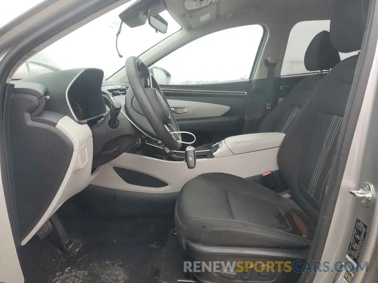 7 Photograph of a damaged car 5NMJB3DE2RH376797 HYUNDAI TUCSON 2024
