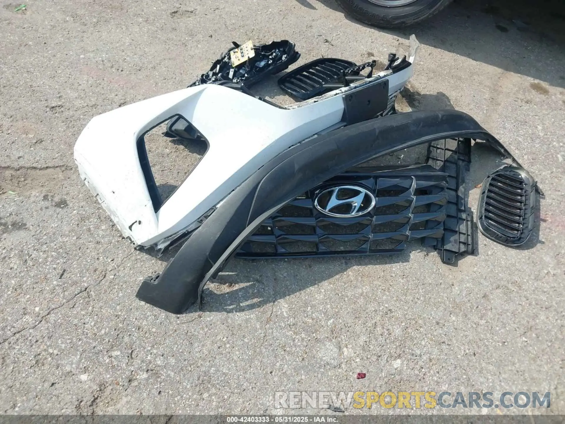 12 Photograph of a damaged car 5NMJB3DE2RH420443 HYUNDAI TUCSON 2024