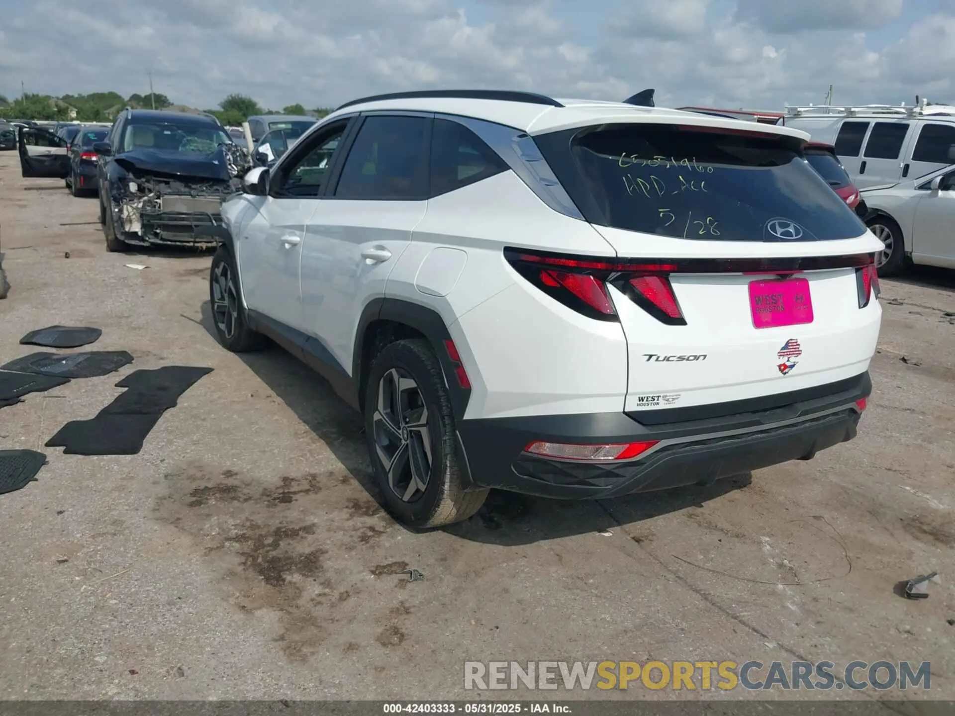 3 Photograph of a damaged car 5NMJB3DE2RH420443 HYUNDAI TUCSON 2024