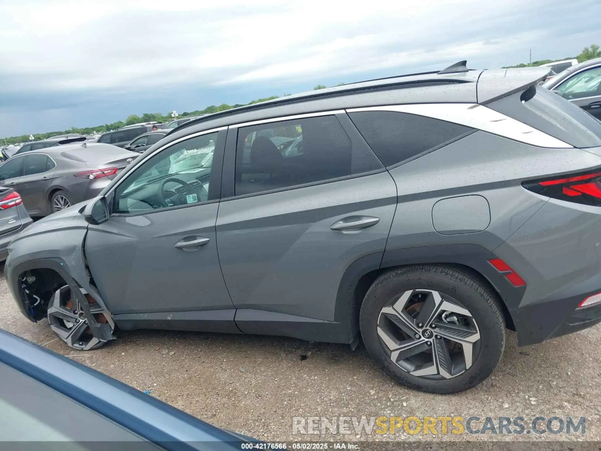 14 Photograph of a damaged car 5NMJB3DE2RH423570 HYUNDAI TUCSON 2024