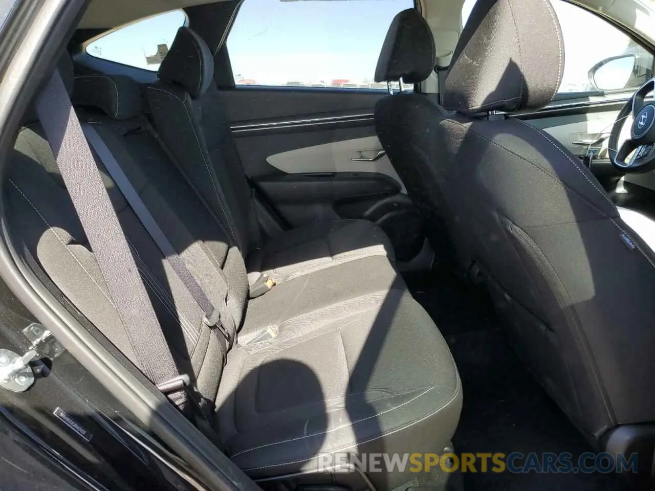 11 Photograph of a damaged car 5NMJB3DE2RH424217 HYUNDAI TUCSON 2024