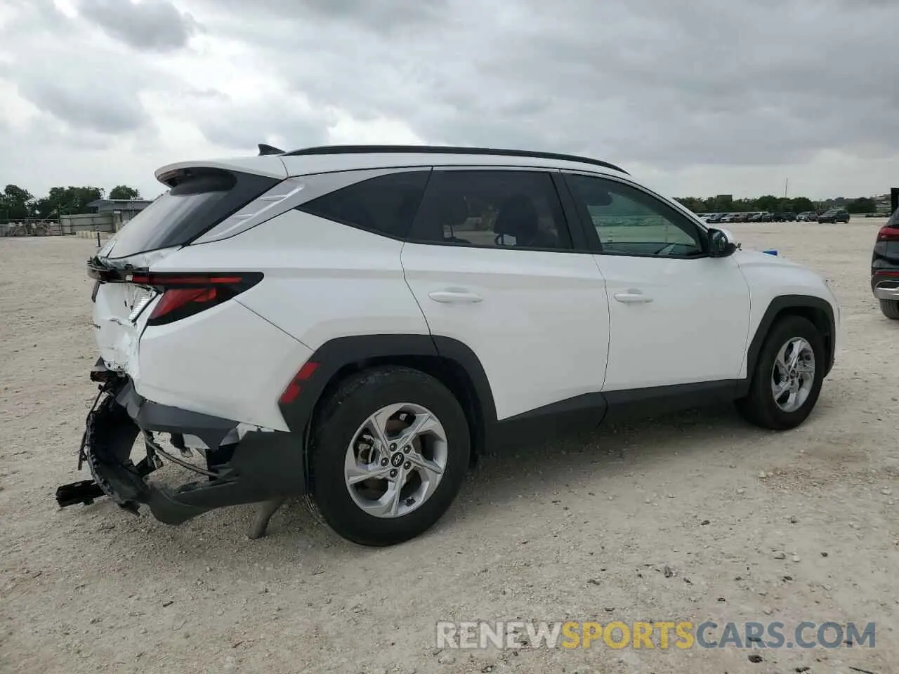 3 Photograph of a damaged car 5NMJB3DE3RH395780 HYUNDAI TUCSON 2024
